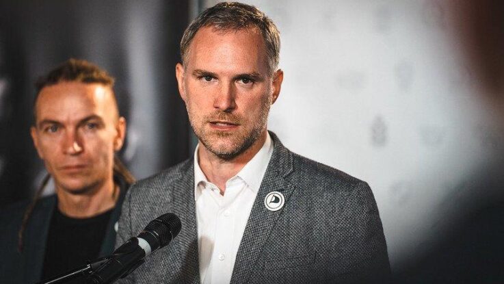 Piráti: OSA usiluje o rozšíření poplatků i na oblast umělé inteligence