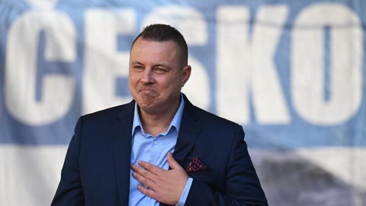 Rajchl (PRO): Chceš chránit Ukrajinu? Přestaň mluvit a vydej se na frontu!
