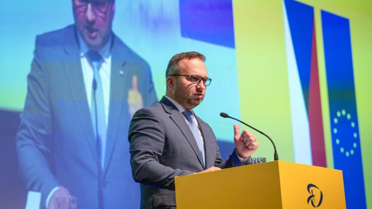 Jurečkova analýza přínosu Ukrajinců: Opozice hovoří o lžích a manipulacích. Poskytli jsme Kyjevu více než Francie