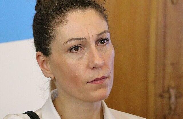 decroix ods nemuzete nam proste poprat abychom byly krasne uspesne milovane a stastne Decroix (ODS): Nemůžete nám prostě popřát, abychom byly krásné, úspěšné, milované a šťastné