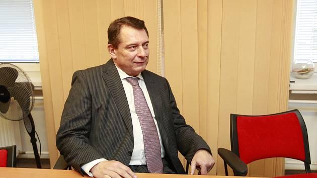 Paroubek (ČSSD): Revoluční změny v rumunské demokracii