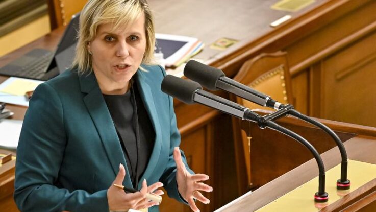 senatorka mrackova vildumetzova jsem prekvapena ze existuje takovyto navrh Senátorka Mračková Vildumetzová: Jsem překvapena, že existuje takovýto návrh