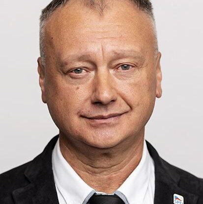 SPD: Policie zasáhla proti SPD. Nemocnou vyvedli z bytu