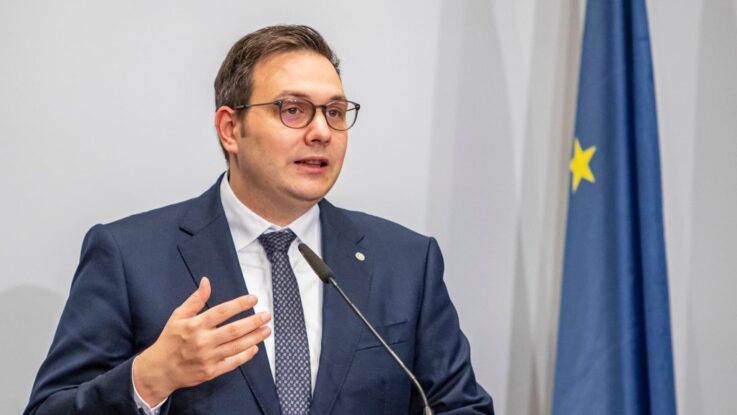 Drsný vtip, konopí? Lipavský vychvaluje Fialu. Nyní přichází rozuzlení