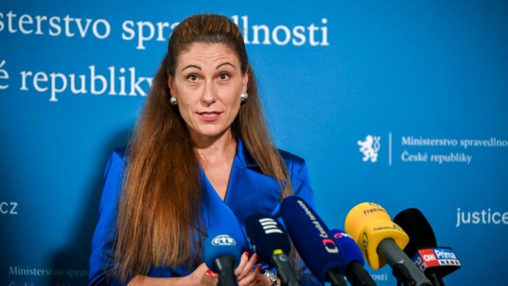 ministryne decroix ochrana deti presahuje pravni normy Ministryně Decroix: Ochrana dětí přesahuje právní normy