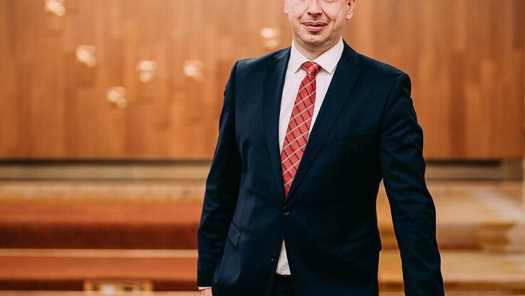 Šimek (KDU-ČSL): Finance se opět dělí na dvě části