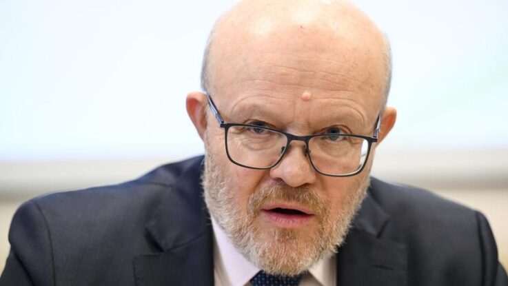 Ministr Válek: Pomozte tam, kde je to nutné. Krev může zachránit životy