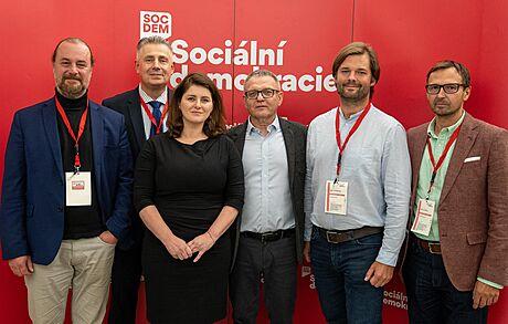 podepsano socdem uzavira dohodu se stacilo usiluji o mir a referendum Podepsáno. SOCDEM uzavírá dohodu se STAČILO!, usilují o mír a referendum