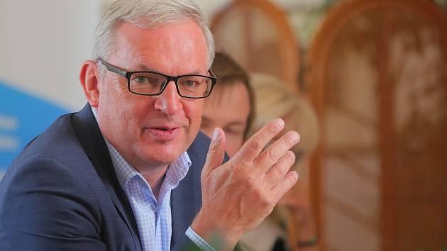 Senátor Smoljak: Situace na Ukrajině z hlediska radiace i emocí zůstává stabilní