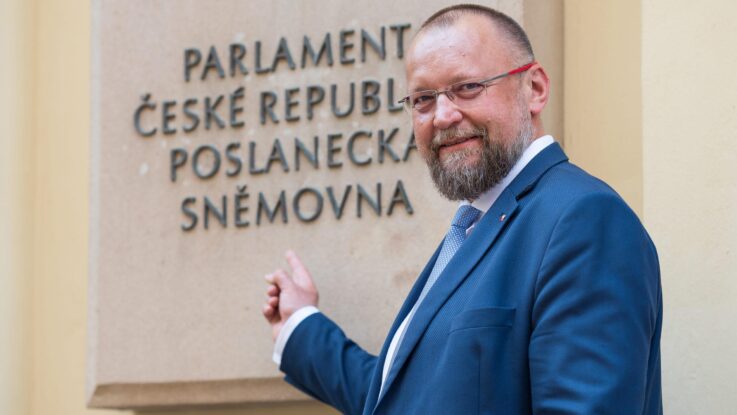 bartosek kdu csl je to tak dost socialismus znarodnovani a konec kapitalismu Bartošek (KDU-ČSL): Je to tak dost!? Socialismus, znárodňování a konec kapitalismu