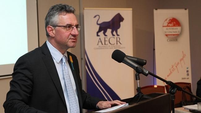 Zahradil: Bude zajímavé pozorovat ruch ve vládním táboře nyní
