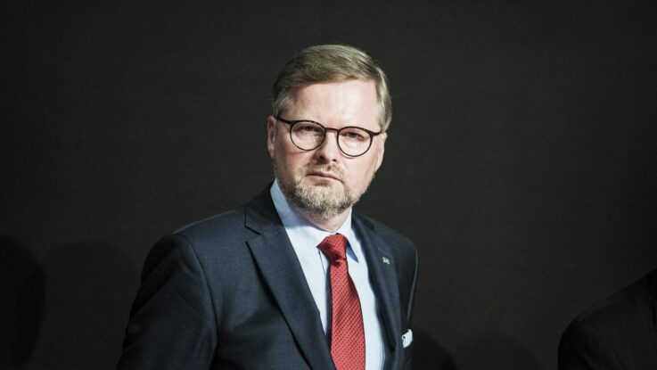zeleni varuji fialovy uspory ohrozuji demokraticke hodnoty Zelení varují: Fialovy úspory ohrožují demokratické hodnoty