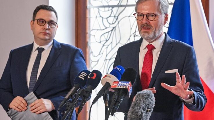 Nelítostná korýtka na poslední chvíli? Kolem Lipavského se opět něco děje