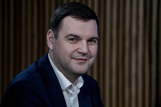 Macinka (Motoristé): Lepší dočasné řešení než pokračování dluhového hospodaření Fialovy vlády