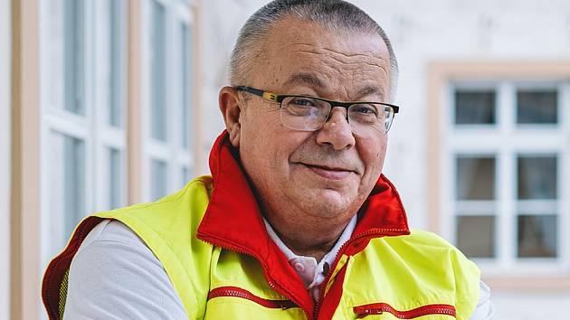 Mašek (ANO): Mělo by tohle představovat špičku naší armády? Opilí jako carští oficerové