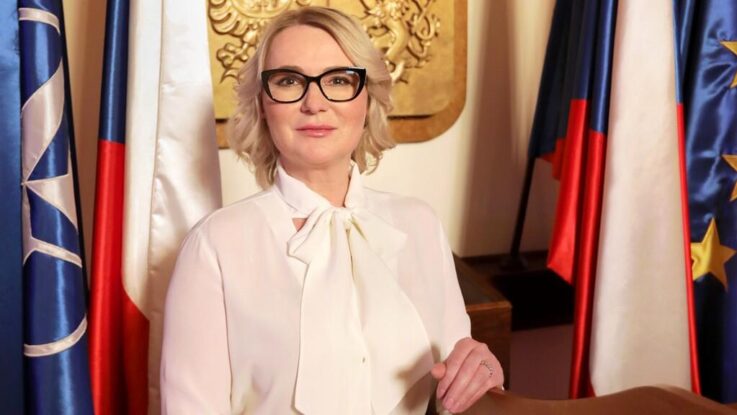 Ministryně Černochová: Dvě zprávy ze zahraničí ohledně českých voleb v průběhu dvou dnů