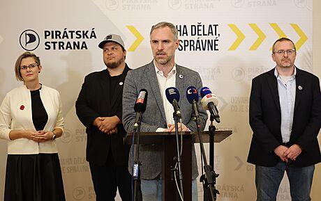 piratky usiluji o zrizeni podvyboru pro psychicke zdravi ve snemovne Pirátky usilují o zřízení podvýboru pro psychické zdraví ve Sněmovně