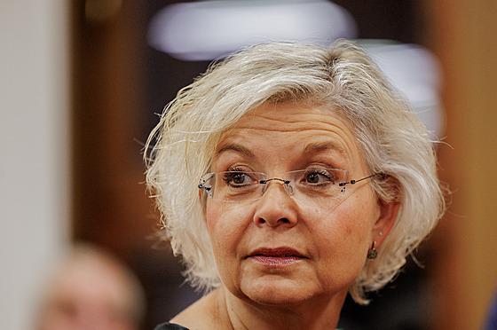 senatorka kovarova oslavujeme tri vyroci ne jen jedno Senátorka Kovářová: Oslavujeme tři výročí, ne jen jedno