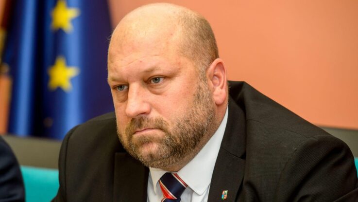 kominek kscm rakusan investuje milionu korun do nakupu nabytku Komínek (KSČM): Rakušan investuje 230 milionů korun do nákupu nábytku