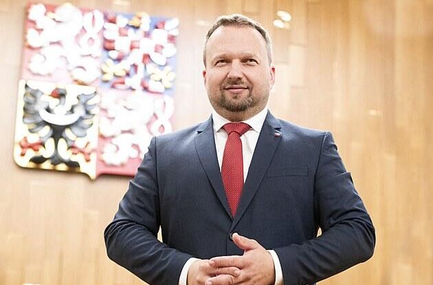 ministr jurecka neni spravne ani efektivni poskytovat davky vsem bez vyjimky Ministr Jurečka: Není správné ani efektivní poskytovat dávky všem bez vyjímky